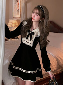 Acaine : พรีออเดอร์ เดรสแฟชั่นสไตล์เกาหลีสีดำแต่งแถบลูกไม้หวานๆ แบรนด์แท้