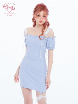 Girly Fancy Club : พรีออเดอร์ เดรสแฟชั่นเปิดไหล่ มีสายรัดลูกไม้ตามแบบ แบรนด์แท้