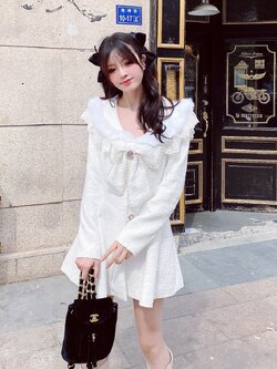 Summer Joy : พรีออเดอร์ เดรสสไตล์โค้ทแฟชั่นติดกระดุมหน้า แขนยาว แต่งโบว์น่ารักๆ และ ขนเฟอร์