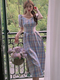 พรีออเดอร์ : เดรสยาวแฟชั่นแขนตุ๊กตาลายลายสก็อตสไตล์หวาน