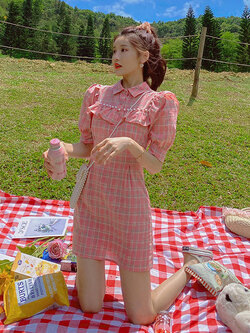 Palglg : พรีออเดอร์เดรสแฟชั่นลายสก็อตสีชมพูหวานประดับมุก ทรงสวยมากค่ะ งานแบรนด์