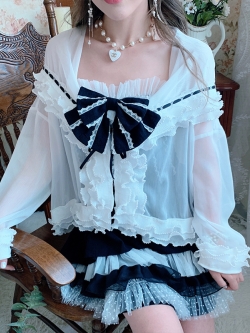 Summer Joy : เสื้อคลุมแฟชั่นสไตล์ญี่ปุ่นแขนยาว แต่งระบายประดับมุกเล็กรอบ มีฮูทน่ารักๆ ด้านหลัง มีให้เลือก 2 สี แบรนด์แท้ ( สินค้ารวมโบว์และชุดด้านในค่ะ)