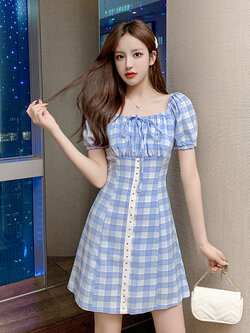 พรีออเดอร์ : ชุดเดรสลายสก็อตน่ารักๆ สีฟ้า แต่งมุดด้านหน้าตามแบบ