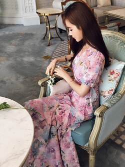 พรีออเดอร์ : ชุดเดรสยาว เดรสแม็กซี่ชีฟองพิมพ์ลายดอกไม้หวานๆ แต่งระบายตามแบบ