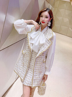 พรีออเดอร์ : ชุดเซ็ทแฟชั่น 2 ชิ้น เสื้อกั๊กสูทผ้าทวิตติดกระดุมหน้า + กระโปรงผ้าทวิต มีให้เลือก 2 สี (เสื้อเชิ้ตแขนยาวสีขาวราคาแยกชิ้น)