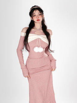 Shaoyeyan : พรีออเดอร์ เดรสยาวเปิดไหล่ แขนยาวสีชมพู แต่งปอมปอม แบรนด์แท้