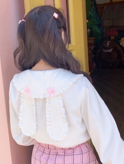 พรีออเดอร์ : เสื้อเชิ๊ตแฟชั่นสไตล์ญี่ปุ่น สีขาวแขนยาว ด้านหลังแต่งปกหูกระต่ายน่ารักๆ