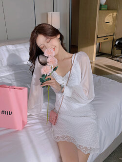 Palglg : พรีออเดอร์ เดรสสีขาวแต่งผ้าลูกไม้ แขนชีฟองหวานๆ แบรนด์แท้