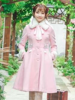 พรีออเดอร์ : โค้ทแฟชั่นสไตล์ย้อนยุคสีชมพูหวาน รุ่นยาวประมาณเข่า