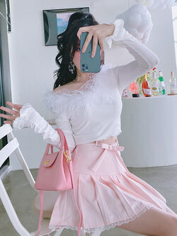 Summer Joy : พรีออเดอร์ เสื้อยืดเข้ารูปแขนยาวสีขาวแต่งขนนก แบรนด์แท้