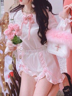 Summer Joy : พรีออเดอร์ ชุดแฟชั่น เสื้อแฟชั่นแขนยาวผ้าขนแต่งริบบิ้นกำมะหยี่ และ กางเกงขาสั้นเข้าชุด มีให้เลือก 3สี (ราคาแยกชิ้น) แบรนด์แท้