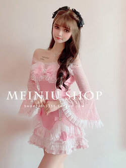 พรีออเดอร์ : เดรสสั้นไซส์มินิ ผ้าลูกไม้แฟชั่นแขนยาวสีชมพูหวาน เปิดไหล่ ประดับโบว์