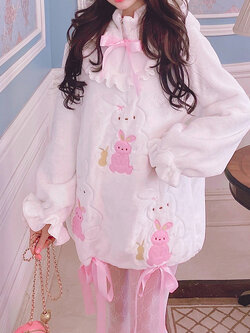 Summer Joy : พรีออเดอร์ เสเวตเตอร์ตัวยาวใส่คลุมเป็นเดรสได้ ปักลายกระต่ายแต่งสายริบบิ้นชมพูน่ารักๆ มีฮู๊ดแต่งระบาย (รุ่นนี้มีให้เลือก 2 เนื้อผ้าค่ะ ขนแกะและแคชเมียร์) แบรนด์แท้