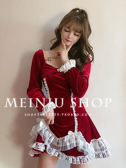 พรีออเดอร์ : เดรสกำมะหยี่คอกว้างแต่งระบายลูกไม้หวานๆ แขนยาว มีให้เลือก 2สี