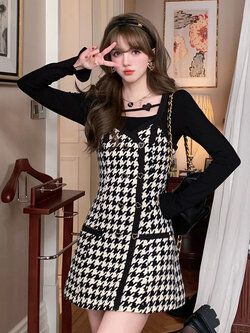 Acaine : พรีออเดอร์ ชุดเซต เสื้อยืดสีดำแขนยาวแต่งลายหัวใจ และ เดรสสั้นแขนกุดลาย houndstooth (ราคาแยกชิ้น) แบรนด์แท้