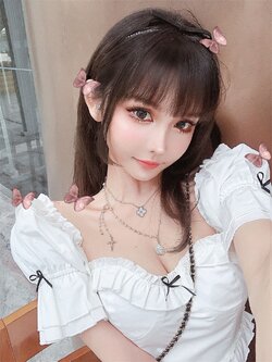 Girly Fancy Club : พรีออเดอร์ เสื้อแฟชั่นแขนสั้นแต่งระบายน่ารักๆ คอกว้างสามารถใส่แบบเปิดไหล่ได้