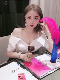 พรีออเดอร์ : เสื้อเชิ๊ตแฟชั่นสไตล์เกาหลี แขนสั้น ช่วงสายประดับเพชร มี2สี