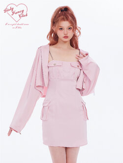 Girly Fancy Club : พรีออเดอร์ ชุดเซตแฟชั่น (ราคาแยกชิ้น) เดรสสายโซ่แฟชั่นสีชมพูหวาน / เสื้อคลุมแขนยาวมีฮู๊ด แบรนด์แท้