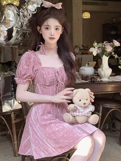 Acaine : พรีออเดอร์ เดรสกำมะหยี่ลายหัวใจย้อนยุค รุ่นสายเดี่ยวและรุ่นแขนตุ๊กตา แบรนด์แท้