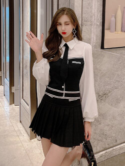พรีออเดอร์ : ชุดเซ็ต 2 ชิ้น เสื้อแขนยาวสีขาวแต่งเสื้อเกาะอกสีดำตามแบบ + กระโปรงจีบสีดำเข้าชุด