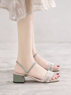 KAIMANLI : พรีออเดอร์ รองเท้าแฟชั่นหนัง PU สไตล์หวาน สามารถใส่สายรัดได้สองแบบ สูง 4.5 ซม. (มีให้เลือก 2 สีค่ะ)