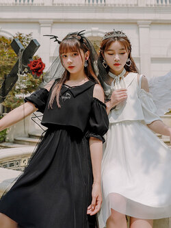 SNBL Girl : พรีออเดอร์ เดรสยาวเปิดไหล่น่ารักๆ ด้านหลังพิมพ์ลายปีกตามแบบ มี 2สี แบรนด์แท้