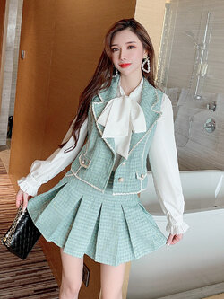 พรีออเดอร์ : ชุดเซ็ทแฟชั่น 2 ชิ้น เสื้อกั๊กผ้าทวิตติดกระดุมหน้า + กระโปรงผ้าทวิตจีบรอบ มีให้เลือก 2 สี (เสื้อเชิ้ตแขนยาวสีขาวราคาแยกชิ้น)