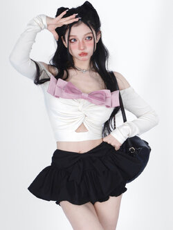 Shaoyeyan : พรีออเดอร์ เสื้อครอปสั้นเปิดไหล่แขนยาวแต่งโบว์ชมพู แบรนด์แท้