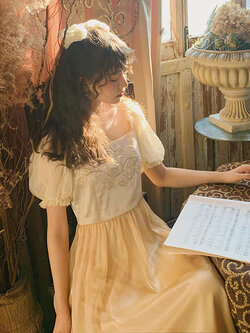 พรีออเดอร์ : เดรสยาวแฟชั่นสไตล์หวานน่ารักๆ แขนตุ๊กตา ช่วงอกปักลาย มีให้เลือก 2 สี