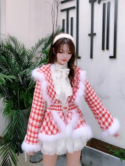 Summer Joy : พรีออเดอร์ เสื้อแจ็คเก็ตฤดูหนาวสีแดงลายสก็อต มีฮูทแต่งขนเฟอร์ตามแบบ