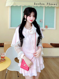 Summer Joy : พรีออเดอร์ ชุดเซ็ทแฟชั่นสไตล์หวาน (ราคาแยกชิ้น) เสื้อแจ็คเก็ตแบบมีผ้าคลุมไหล่แขนยาวลูกไม้ และ กระโปรงทรงเค้ก แบรนด์แท้