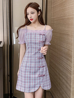 พรีออเดอร์ : เดรสแฟชั่นลายสก็อตน่ารักๆ เปิดไหล่ แต่งกระดุมจีน มีให้เลือก 2 สี