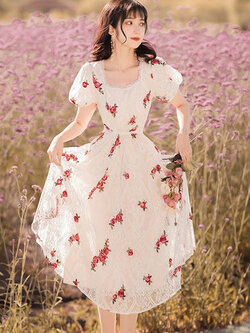 พรีออเดอร์ : เดรสยาวประมาณเข่าแฟชั่นแต่งผ้าลูกไม้ลายกุหลาบสไตล์ Mori Girl แขนตุ๊กตา ด้านหลังผ่าลึกมีสายผูกแบบ Croset