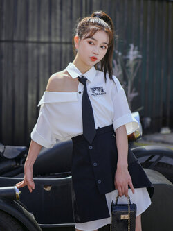 SNBL Girl : พรีออเดอร์ กระโปรงสีดำแฟชั่น และ เสื้อเชิ้ตตัวยาวแขนสั้น เปิดไหล่ข้างเดียวมีเนคไทให้ตามแบบ (สินค้าราคาแยกชิ้นค่ะ) แบรนด์แท้