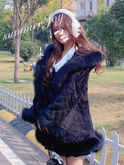 Summer Joy : เสื้อโค้ทแฟชั่นสีดำขนนุ่มแต่งขนจิ้งจอกดำสวยหรู งานแบรนด์