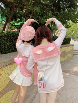 พรีออเดอร์ : เสื้อสเวตเตอร์แฟชั่นสไตล์ญี่ปุ่น ปกกะลาสีด้านหลังแต่งปีกน่ารักๆ มีให้เลือก 2 แบบ สั้น-ยาว