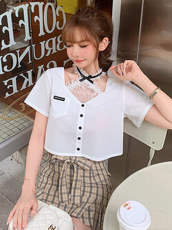 Girly Fancy Club : พรีออเดอร์ เสื้อแฟชั่นน่ารักๆ แต่งลูกไม้ช่วงคอ แขนสั้น สีขาว แบรนด์แท้