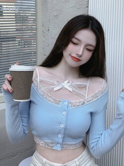 พรีออเดอร์ : เสื้อคลุมแฟชั่นสีฟ้าครอปสั้นแขนยาว และ เสื้อกล้ามครอปสั้นแต่งสายลูกไม้ตามแบบ (ราคาแยกชิ้น)