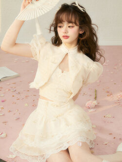 Acaine : พรีออเดอร์ ชุดเซ็ทแฟชั่น (ราคาแยกชิ้น) เสื้อคลุมครอปสั้น / เสื้อสายเดี่ยวปักลูกไม้ / กระโปรงสั้นระบาย แบรนด์แท้