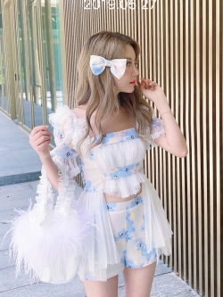 Summer Joy : พรีออเดอร์ ชุดเซ็ทแฟชั่นสไตล์หวาน เสื้อแขนตุ๊กตาแต่งระบายช่วงล่าง และ กางเกงขาสั้นลายดอกไม้เข้าเซ็ท แบรนด์แท้