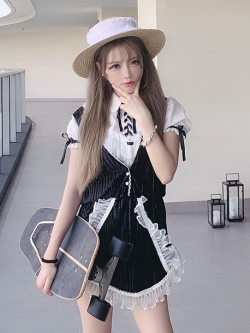 Summer Joy : จั๊มสูทสีดำแต่งระบายลูกไม้ มีกางเกงชั้นในตามแบบ (สินค้าไม่รวมเสื้อเชิ๊ตค่ะ) แบรนด์แท้