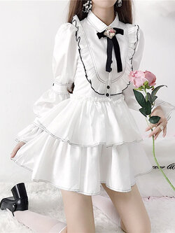 พรีออเดอร์ : เดรสแขนยาวสีขาวแต่งระบายน่ารักๆ (สินค้าไม่รวมเข็มกลัดด้านหน้าค่ะ)