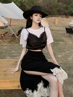 พรีออเดอร์ : เสื้อแฟชั่นสไตล์เกาหลี และ กระโปรงยาวลูกไม้ผ่าข้าง (ราคาแยกชิ้น)