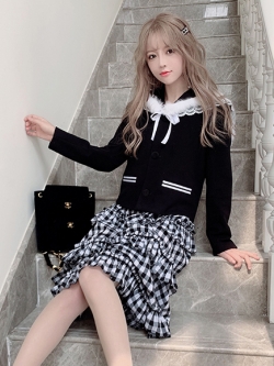 Summer Joy : เสื้อสูทกันหนาวแขนยาวปกกะลาสีแต่งขนเฟอร์ตามแบบ (มี 2 สีค่ะ) แบรนด์แท้