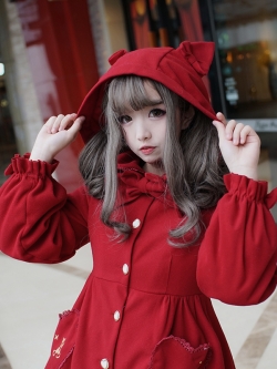 พรีออเดอร์ : เดรสฤดูหนาวแฟชั่นสไตล์ญี่ปุ่นสีแดงแขนยาว ซับในผ้าขนนุ่ม สามารถใส่คลุมเป็นชุดโค้ทได้ค่ะ หมวกฮูทหูแมวและโบว์ด้านหน้า สามารถถอดออกได้