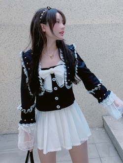 Summer Joy : เสื้อเชิ้ตแขนทรัมเป็ตสีดำแต่งระบายลูกไม้ตามแบบ งานแบรนด์ (สินค้าไม่รวมกระโปรงและโบว์สีขาวค่ะ)