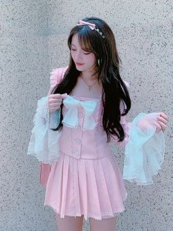 Summer Joy : เสื้อเชิ้ตแขนทรัมเป็ตสีชมพูแต่งระบายลูกไม้ตามแบบ งานแบรนด์ (สินค้าไม่รวมกระโปรง)