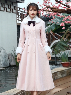 พรีออเดอร์ : โค้ทยาวแฟชั่นสไตล์ย้อนยุคสีชมพูหวาน รุ่นปกขนเฟอร์ที่แขนถอดออกได้