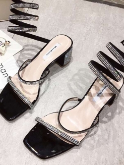 พรีออเดอร์ : รองเท้าแฟชั่นหนัง PU ประดับเพชร ส้นสูง 5-6 ซม. มีให้เลือก 2 สี