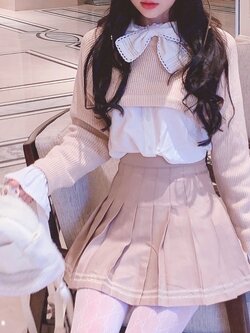 Summer Joy : พรีออเดอร์ ชุดแฟชั่นสไตล์ JK เสื้อเชิ้ตแขนยาวผูกโบว์สีขาว และ เสื้อสเวตเตอร์ครอปสั้นพิเศษ และ กระโปรงจีบรอบสีเบจ (ราคาแยกชิ้น) แบรนด์แท้